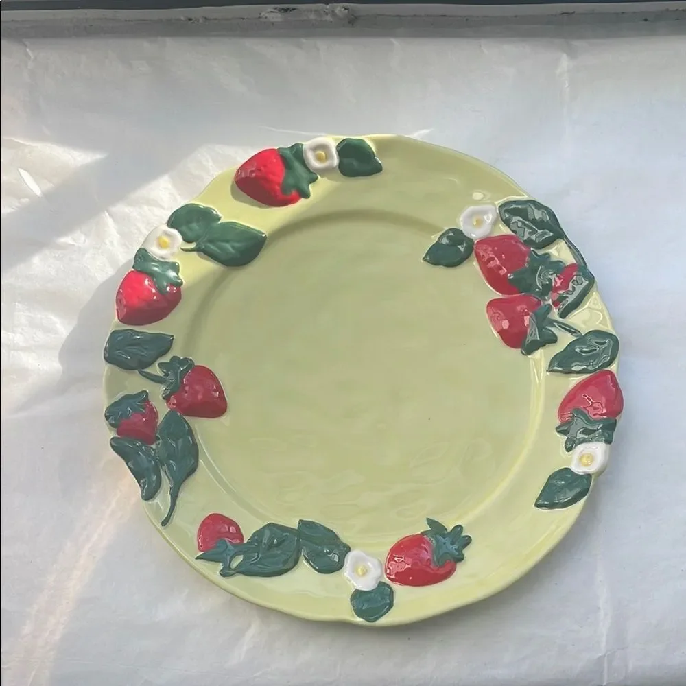 ❤️NWT Anthropologie Strawberry Design Dessert Plate - Picture 3 of 5